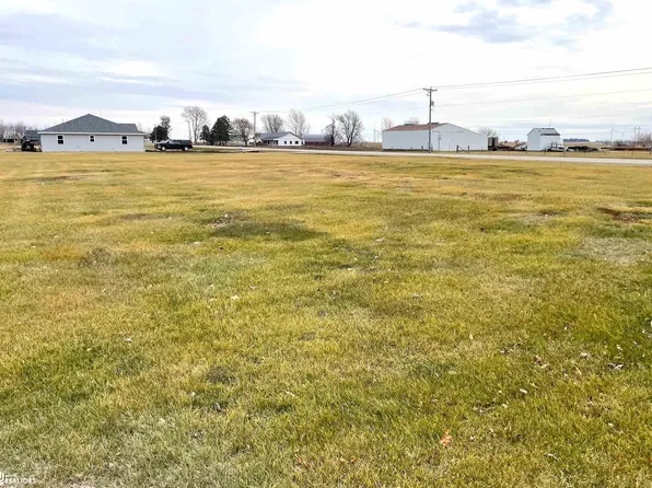 4901-4903 Barnes City Rd, Montezuma, IA 50171