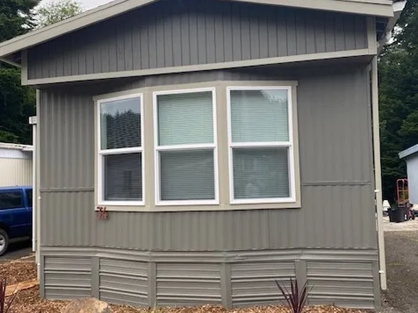 98825 Pleasant Hill Dr Space 34, Brookings, OR 97415