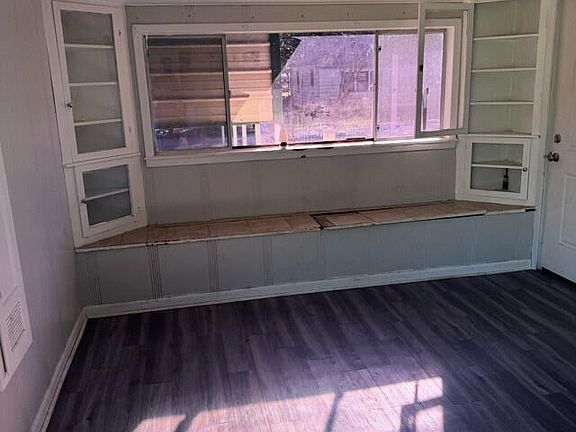 3rd image of 1721 Michael St