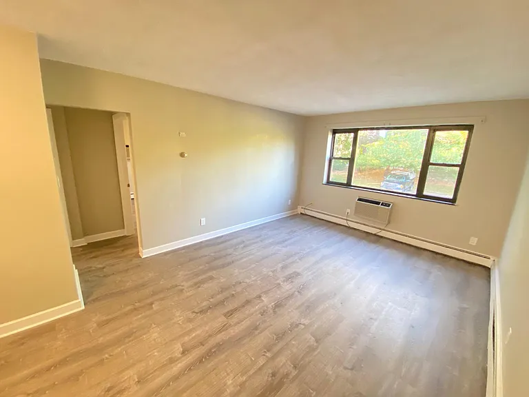 747 Highland Ave — Photo 5