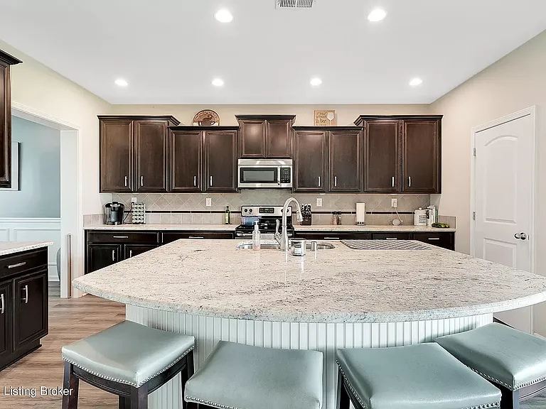 1919 Carabiner Way — Photo 10