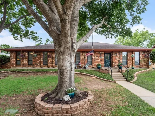1420 Juniper Ln, Lewisville, TX 75077