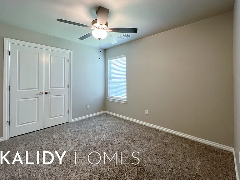 3324 Lola Ct — Photo 32