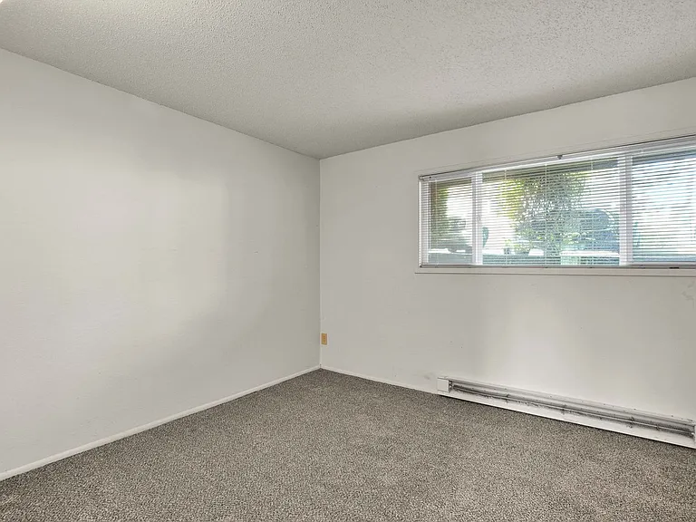 Barbur Place SE Portland — Photo 19