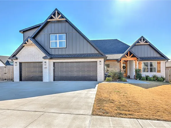 277 Mill Park Ln, Springdale, AR 72762