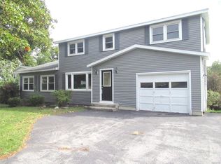 408 Vanida Dr, Camillus, NY 13031