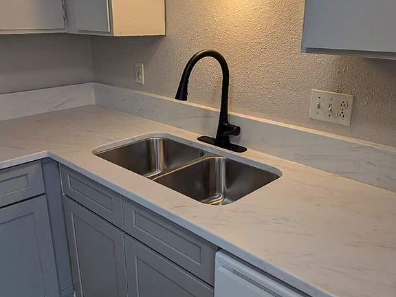 2nd image of 1404 Hillside Dr #1