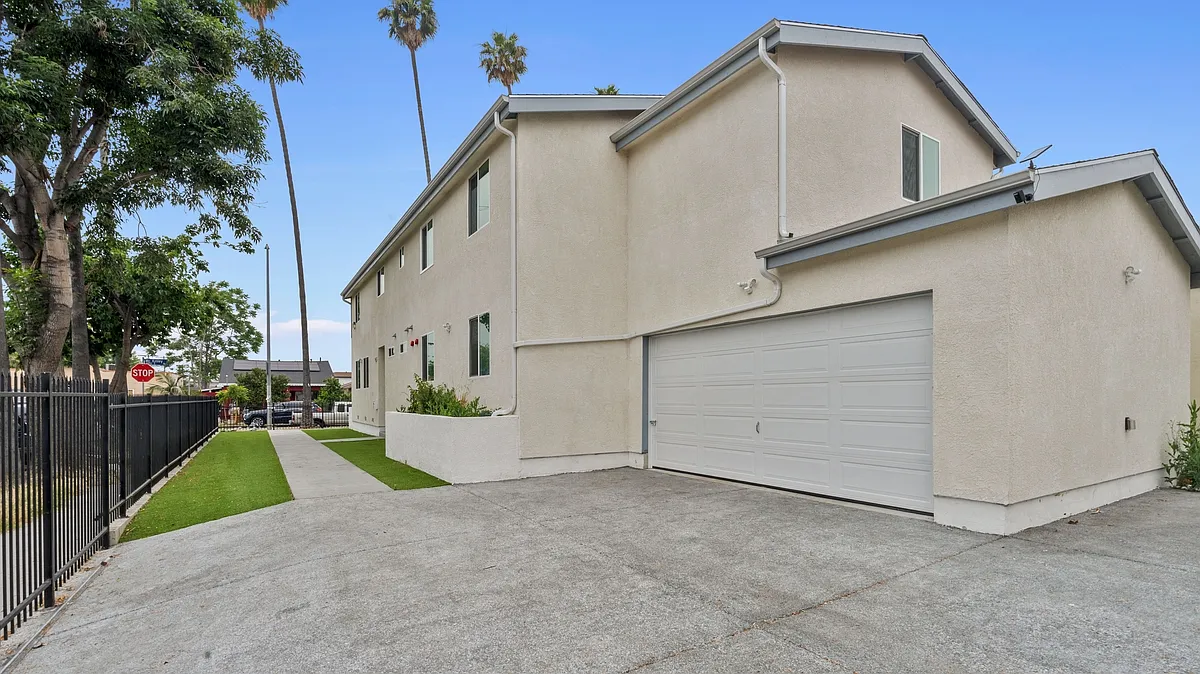 Building Photo - 4828 McKinley Ave #1A