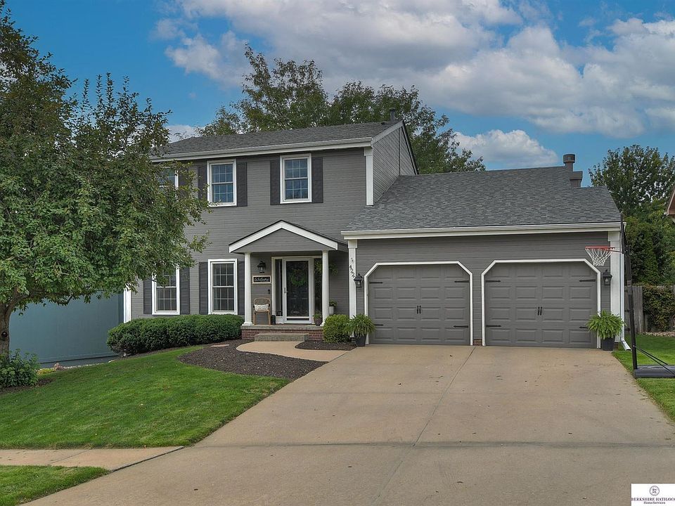 1st image of 4222 N 164th St