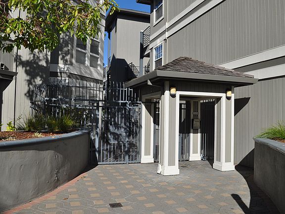 4th image of 880 Meridian Bay Ln Unit 202