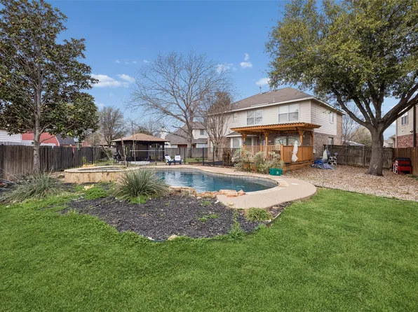 5076 Blanco Dr, Haltom City, TX 76137