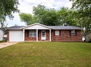 234 Valley Dr, Farmington, MO 63640
