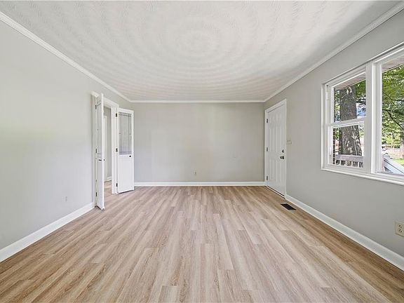 5th image of 2168 Armada Dr