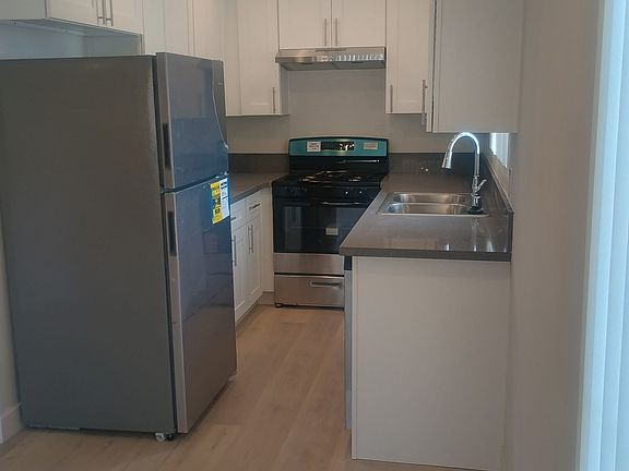 2nd image of 460 Myrtle St APT 108