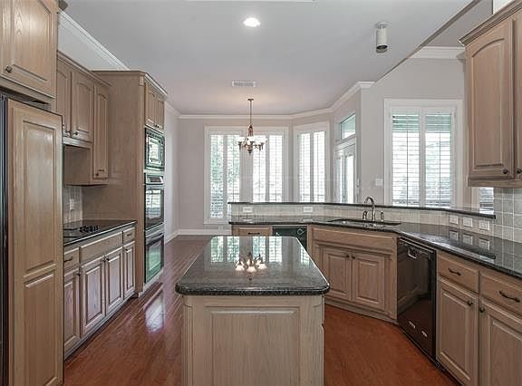 4th image of 7012 Briercliff Ct