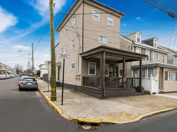 520 Pond St, Bristol, PA 19007