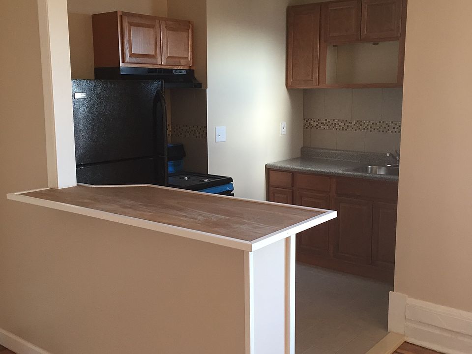 2nd image of 342 Roseville Ave APT 6A