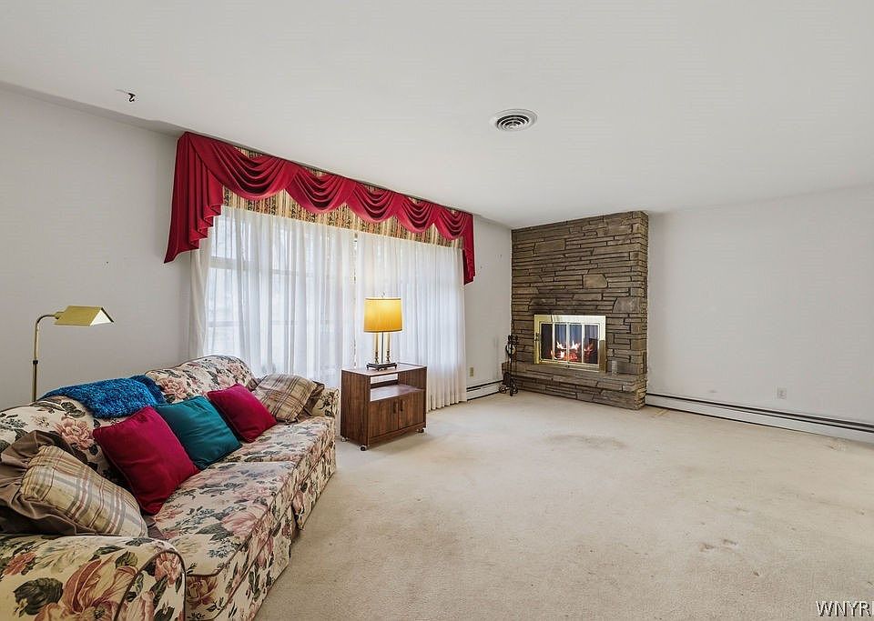 4656 Apple Dr, Lewiston, NY 14092 | Zillow