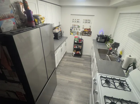 2241 Franzen Ave APT B, Santa Ana, CA 92705