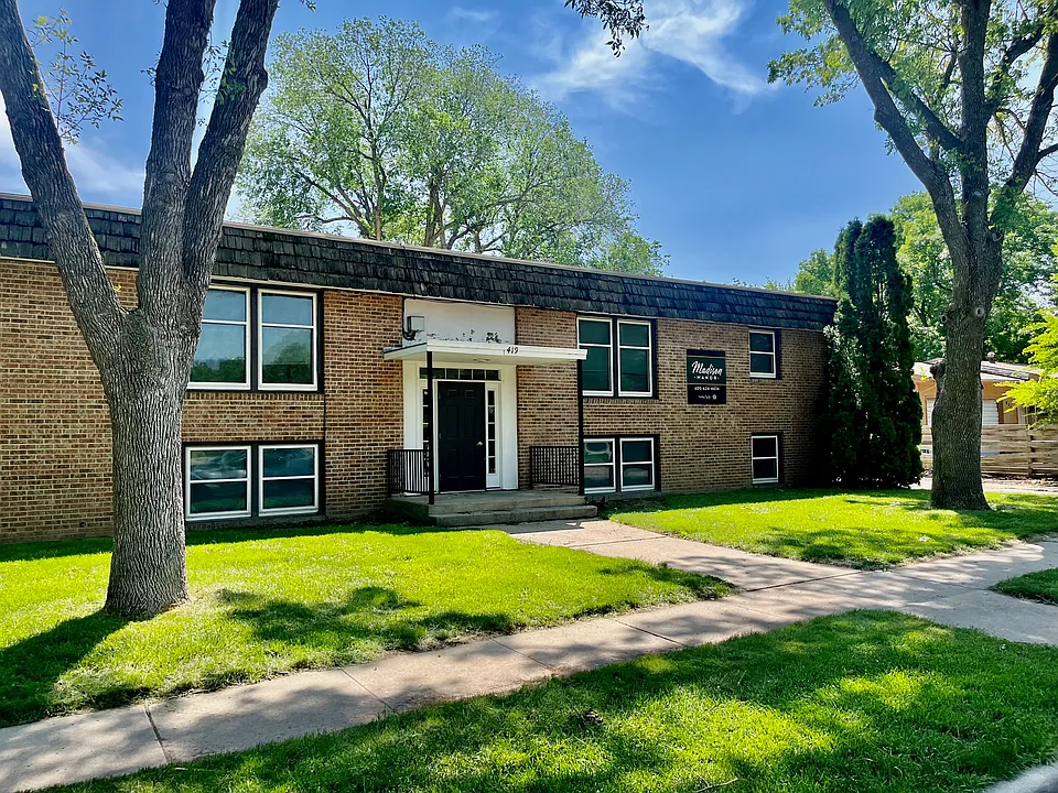 419 Adams St #100