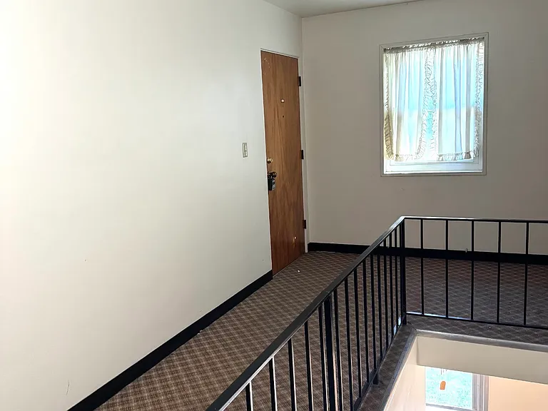 1769 Burbank Rd #3 — Photo 3