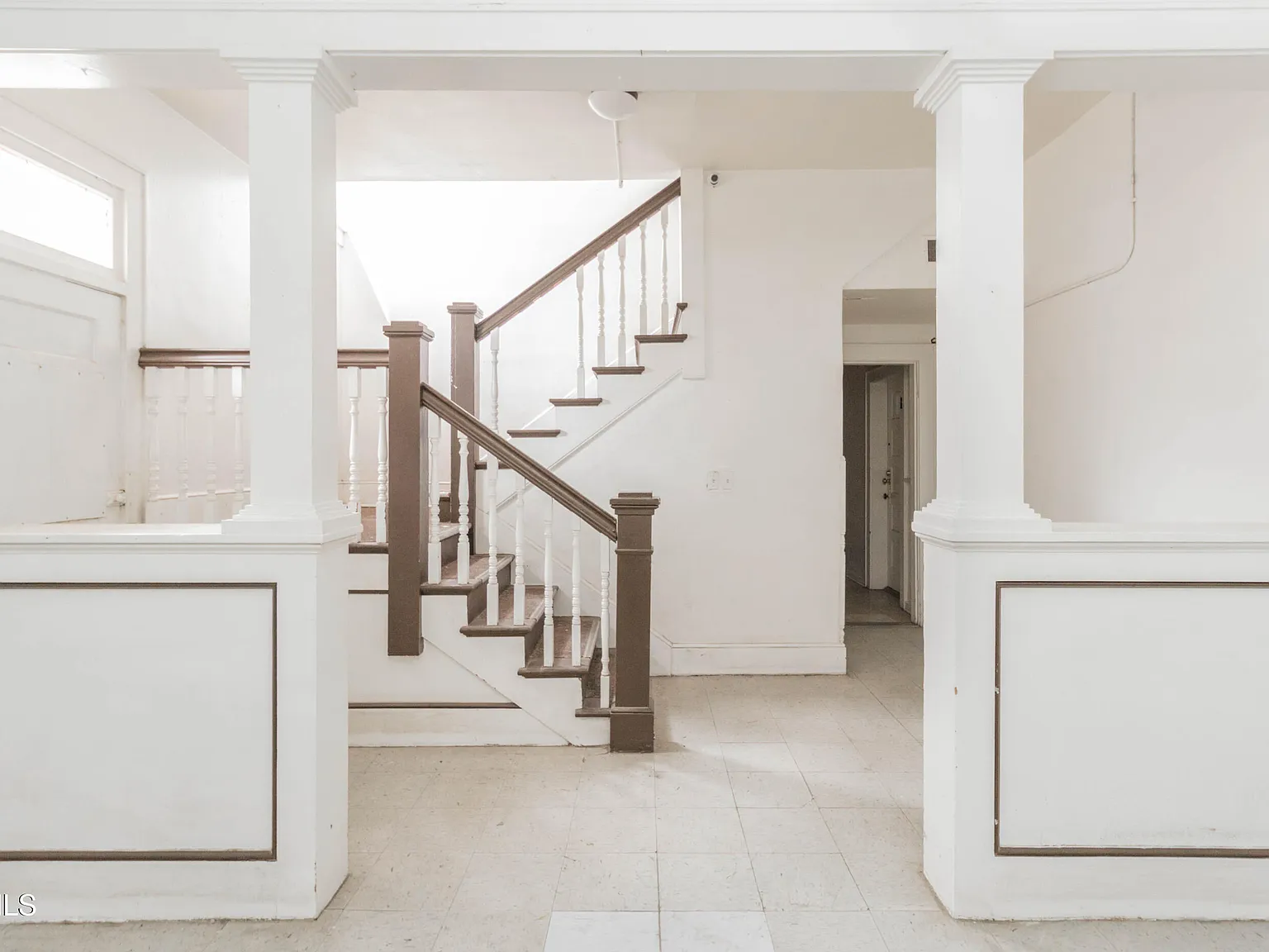 1 bed, 1.0 bath, 379 sqft, $595 — Photo 2