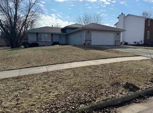 2215 Wheatland Ter, Freeport, IL 61032