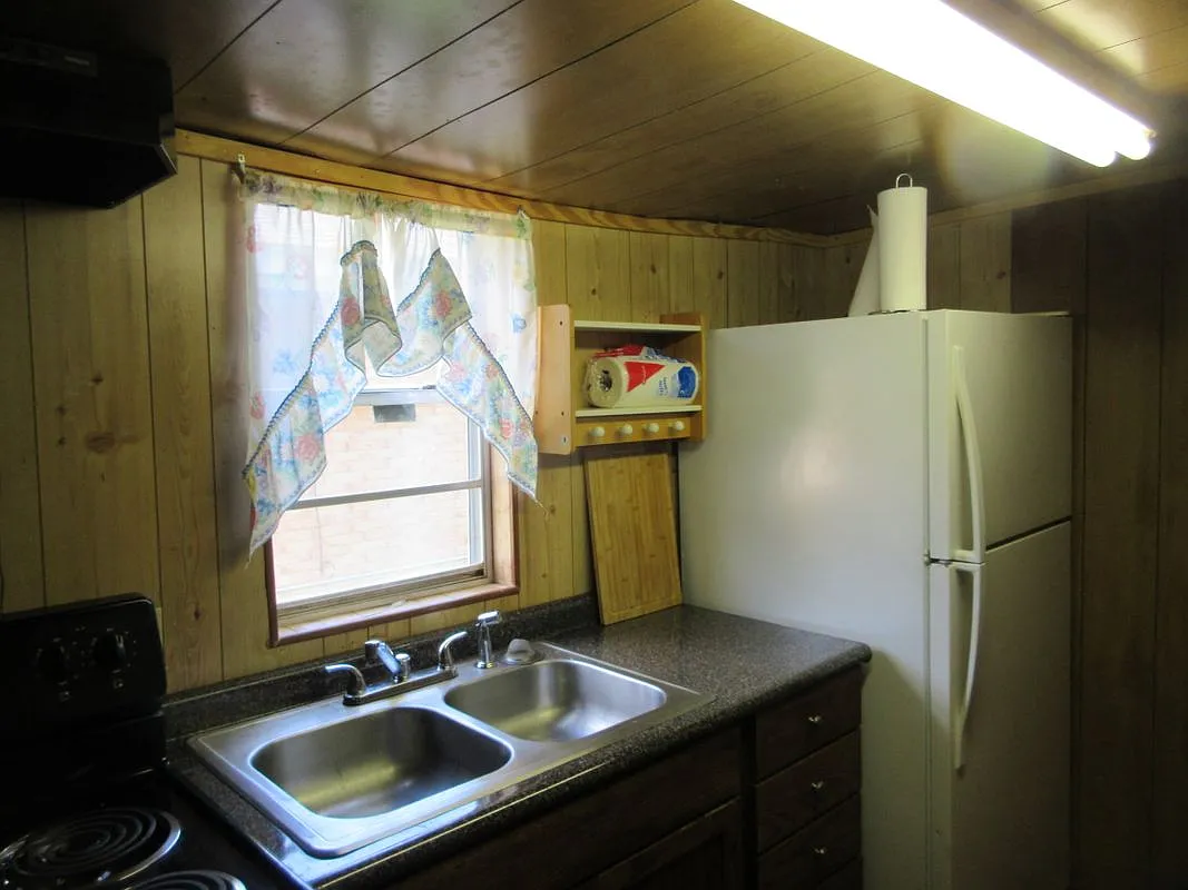 1 bed, 1.0 bath, 345 sqft, $700 — Photo 2