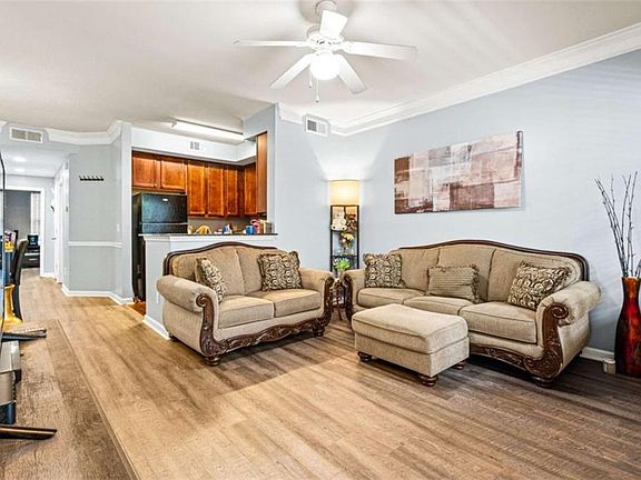 4th image of 1752 Pryor Rd SW #309