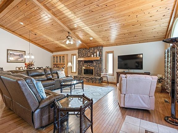5th image of 6 Lundy Ln