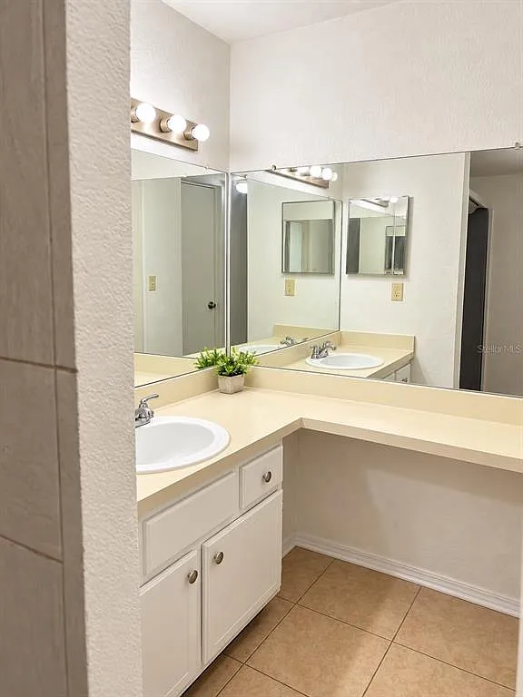 2 bed, 2.0 bath, 1101 sqft, $1,700 — Photo 1