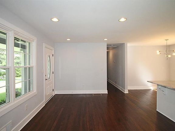 5th image of 1273 Stoneybrook Dr
