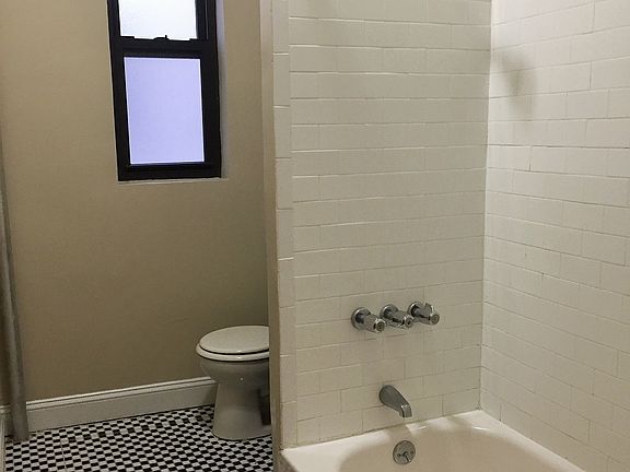 5th image of 1473 Pacific St APT 2