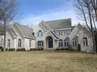 1955 E Telemark Cir, Green Bay, WI 54313