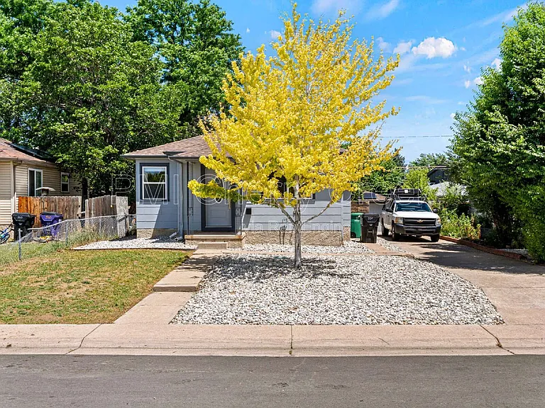 550 Winona Ct — Photo 2