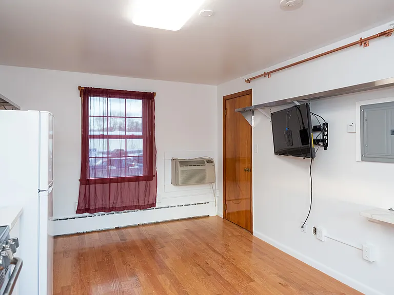 120 County Rd #16 — Photo 4