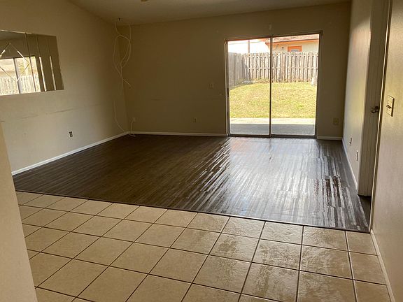 3rd image of 9721 Carmel Park Dr
