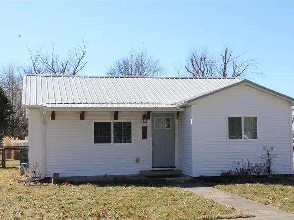 204 W North 1st St, Findlay, IL 62534
