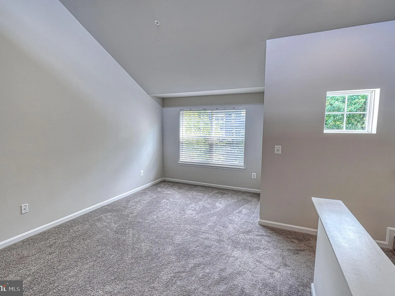 3 bed, 2.0 bath, 1000 sqft, $2,500 — Photo 4