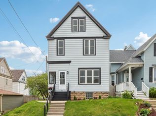 351 E Deer Pl, Milwaukee, WI 53207