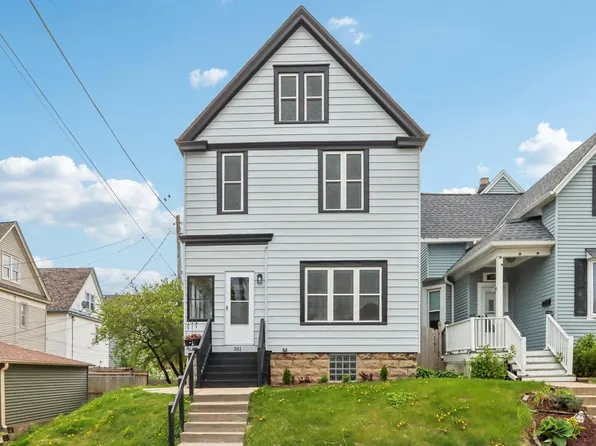 351 East Deer PLACE, Milwaukee, WI 53207