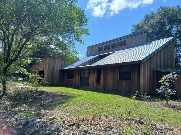 915 N Nellius St, Woodville, TX 75979