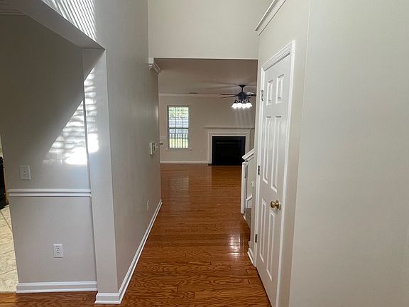 5th image of 108 Arbor Oaks Dr