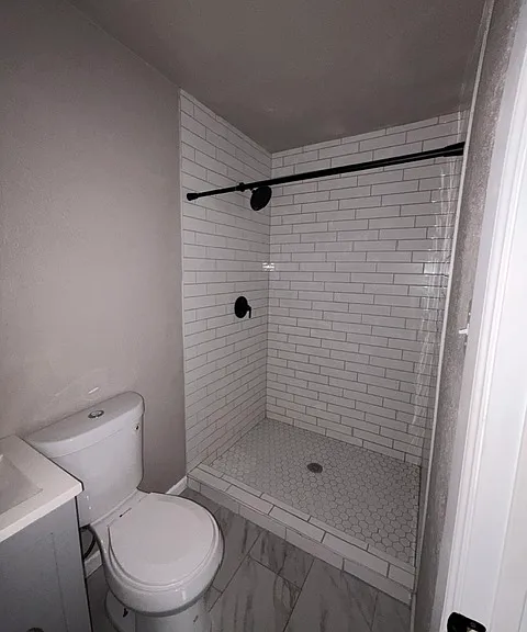 2903 NW 22nd St — Photo 6