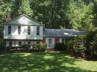 1827 Horseback Trl, Vienna, VA 22182