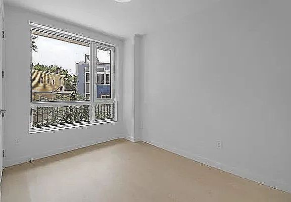 5th image of 280 Meeker Ave #316