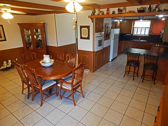 3rd image of 1805 Kiowa Dr
