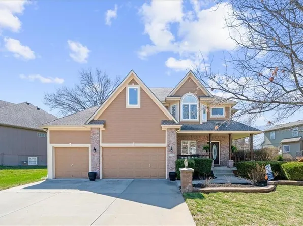 2716 SW Regal Dr, Lees Summit, MO 64082