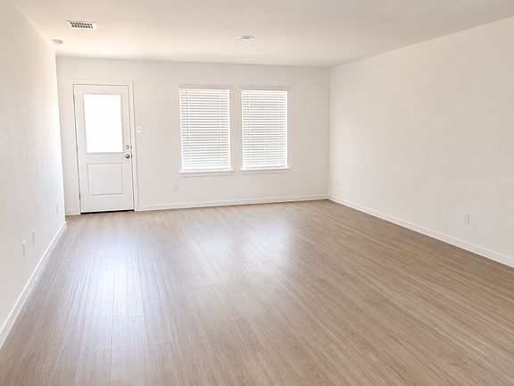 5th image of 14073 Ladbroke St