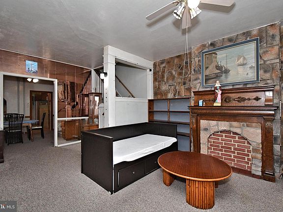 5th image of 328 Roxborough Ave